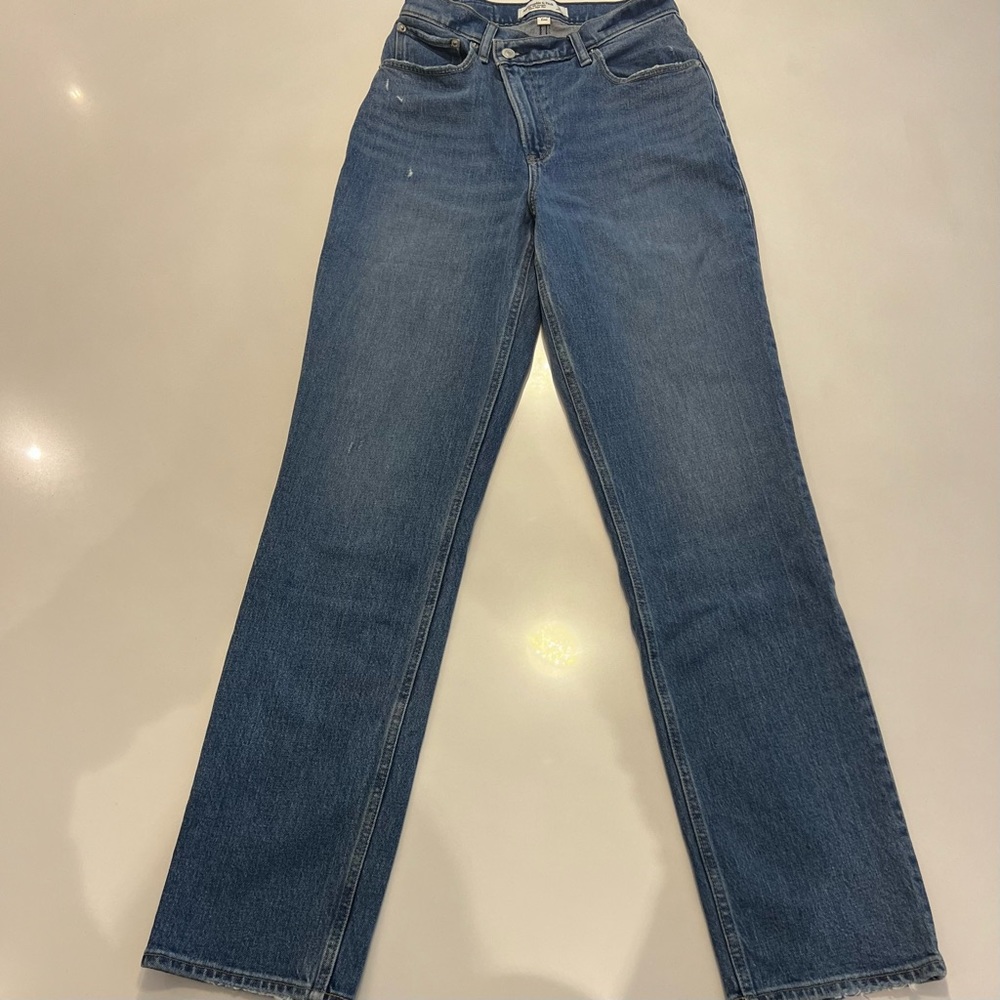 Abercrombie Curve Love 90s Ultra High Rise Straight Jeans